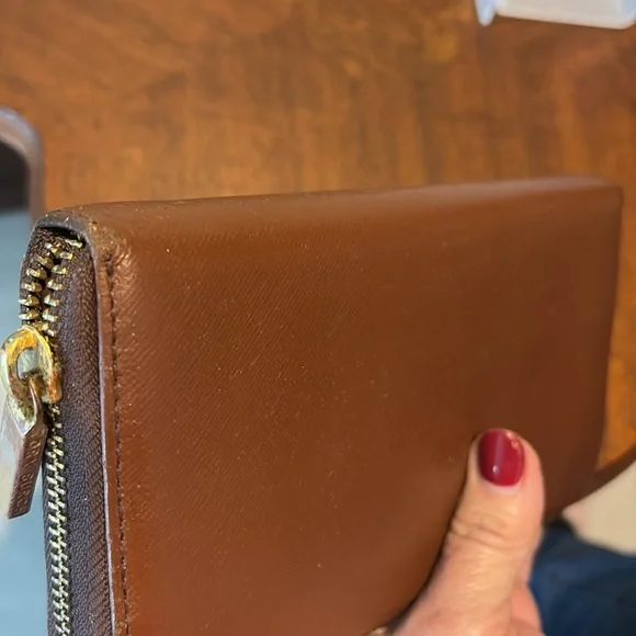 Tory Burch   Long wallet  zippy wallet leather  brown / gold tone good condition - Picture 11 of 16